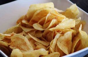 potato chips in a bowl